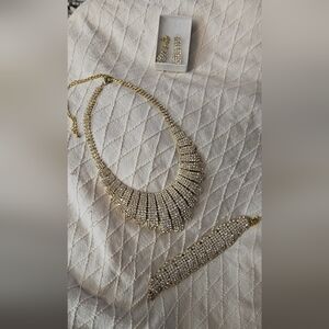 Elegant Gold Tone Necklace, Earring, and Bracelet Set